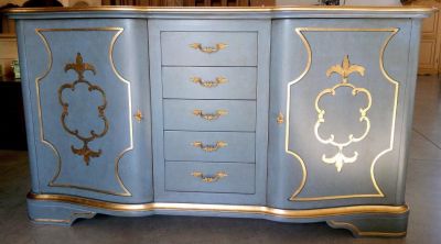 Credenza laccata 2 porte e 5 cassetti (blu/oro) immagine 1