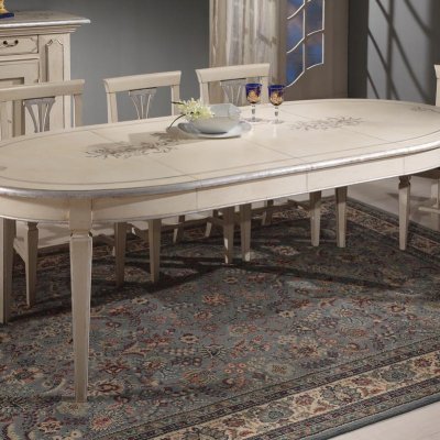 Tavolo ovale laccato decorato immagine 2