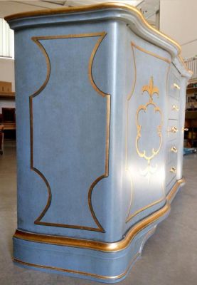 Credenza laccata 2 porte e 5 cassetti (blu/oro) immagine 2